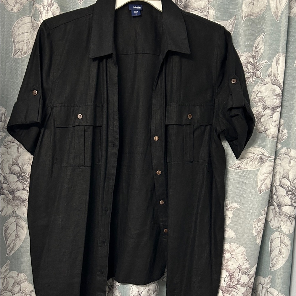 Basic Editions Womens Black Short Sleeve linen shirt.
